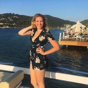 Meet your Posher, Avery